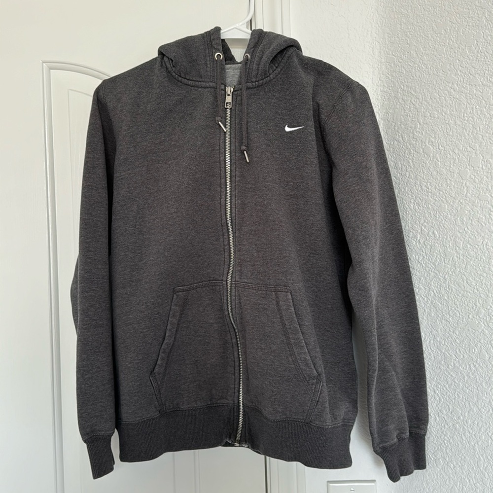 Women’s Nike zip up hoodie
